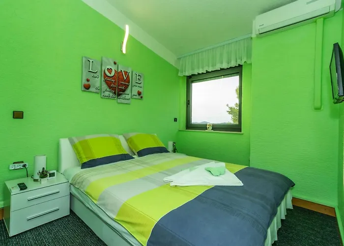 アパート Punta Royal ピロヴァッツ